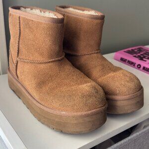 UGG Kids Classic Mini Platform - Size 5 Kids